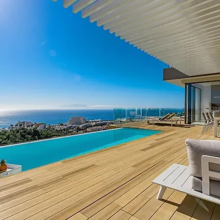 Serenity Heights - Luxury Concierge Services אדחה
