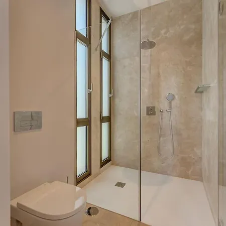 Serenity Heights - Luxury Concierge Services Адехе